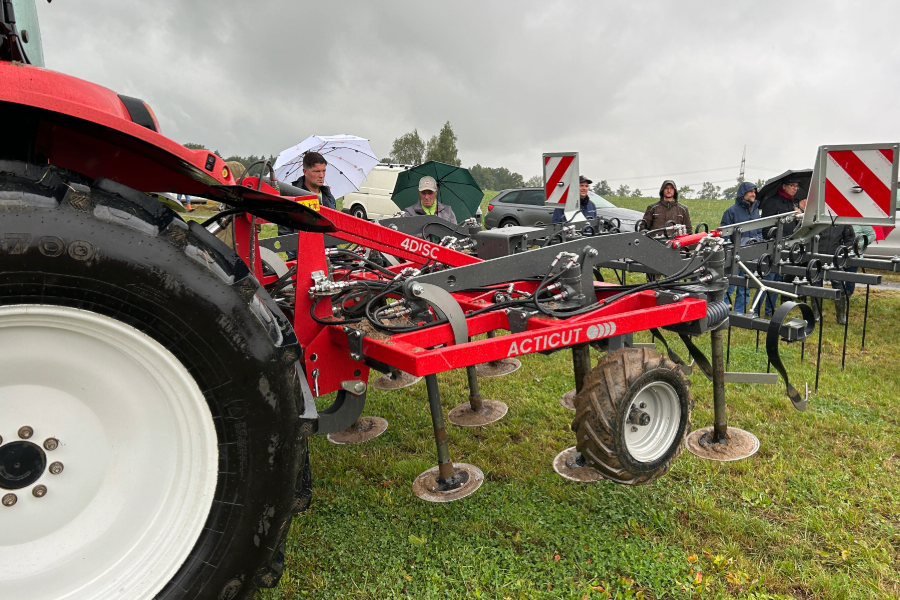 Feldtag Landwirtschaftlicher Betrieb Roch, Vorstellung Grubber